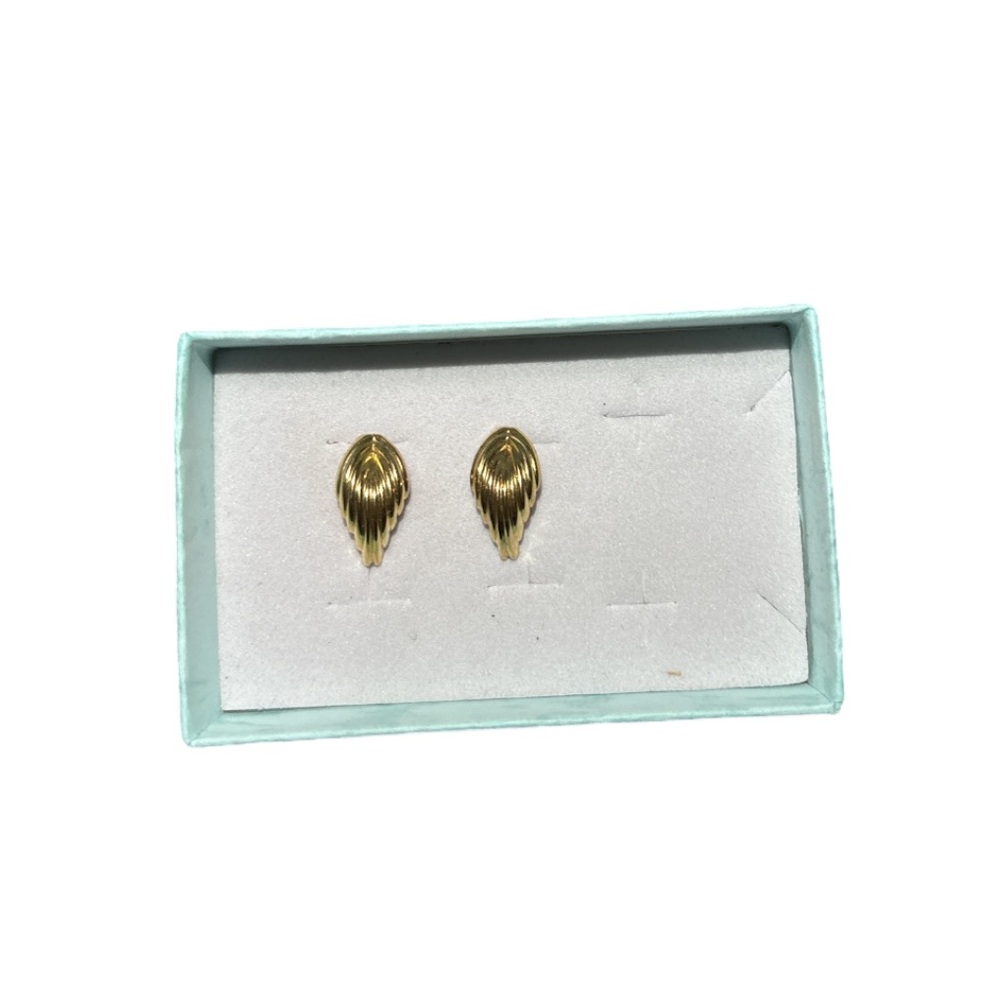 14k Elegant Gold Earrings - Picture 2 of 5